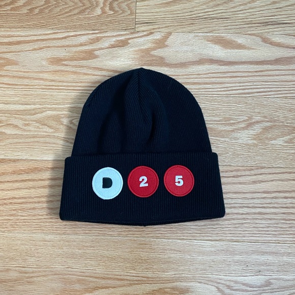 DSQUARED2 unisex hat / tuque / patch beanie - Picture 2 of 9